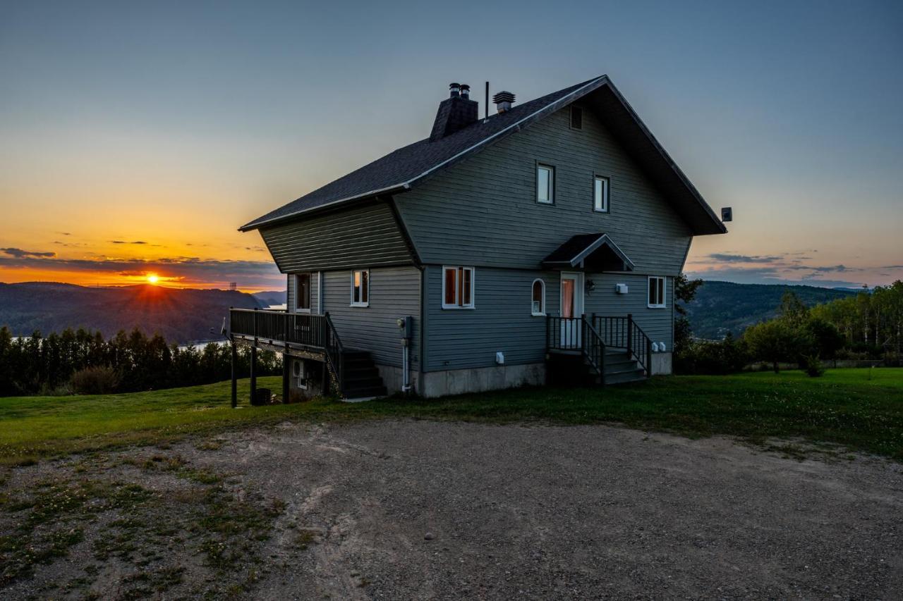 Montfjord - Chalets, Vue Spectaculaire Et Spa. Chantafjord #4 Sacre-Coeur Bagian luar foto